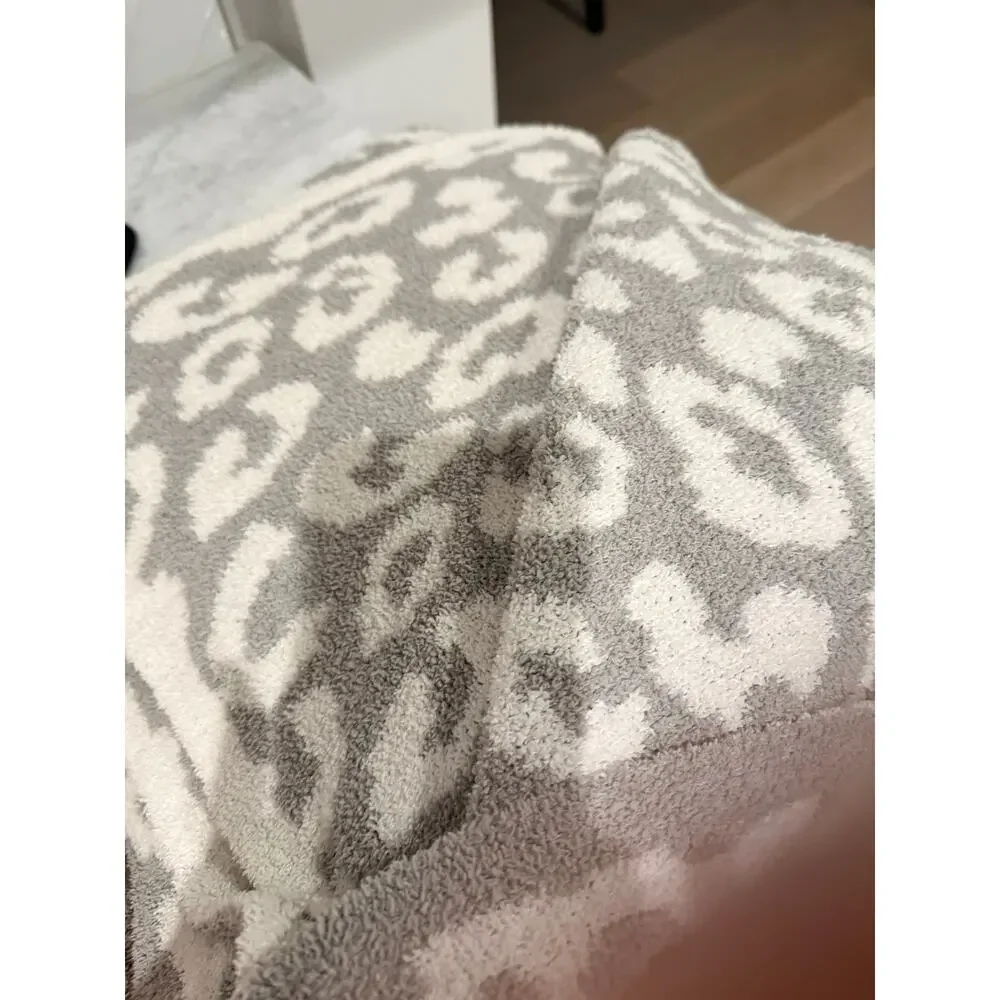 COMFYLUXE Leopard Pattern Luxury Soft Throw Blanket